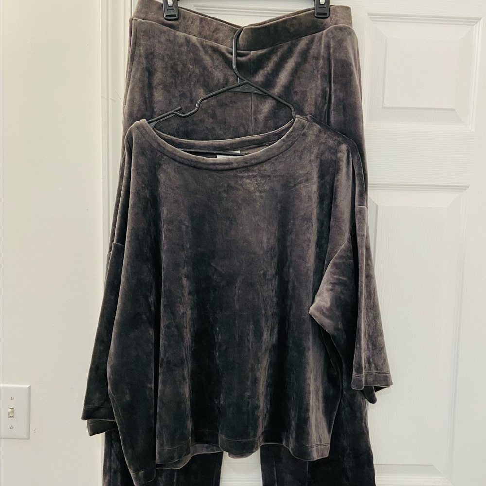 Dark Gray Velour Lounge Set